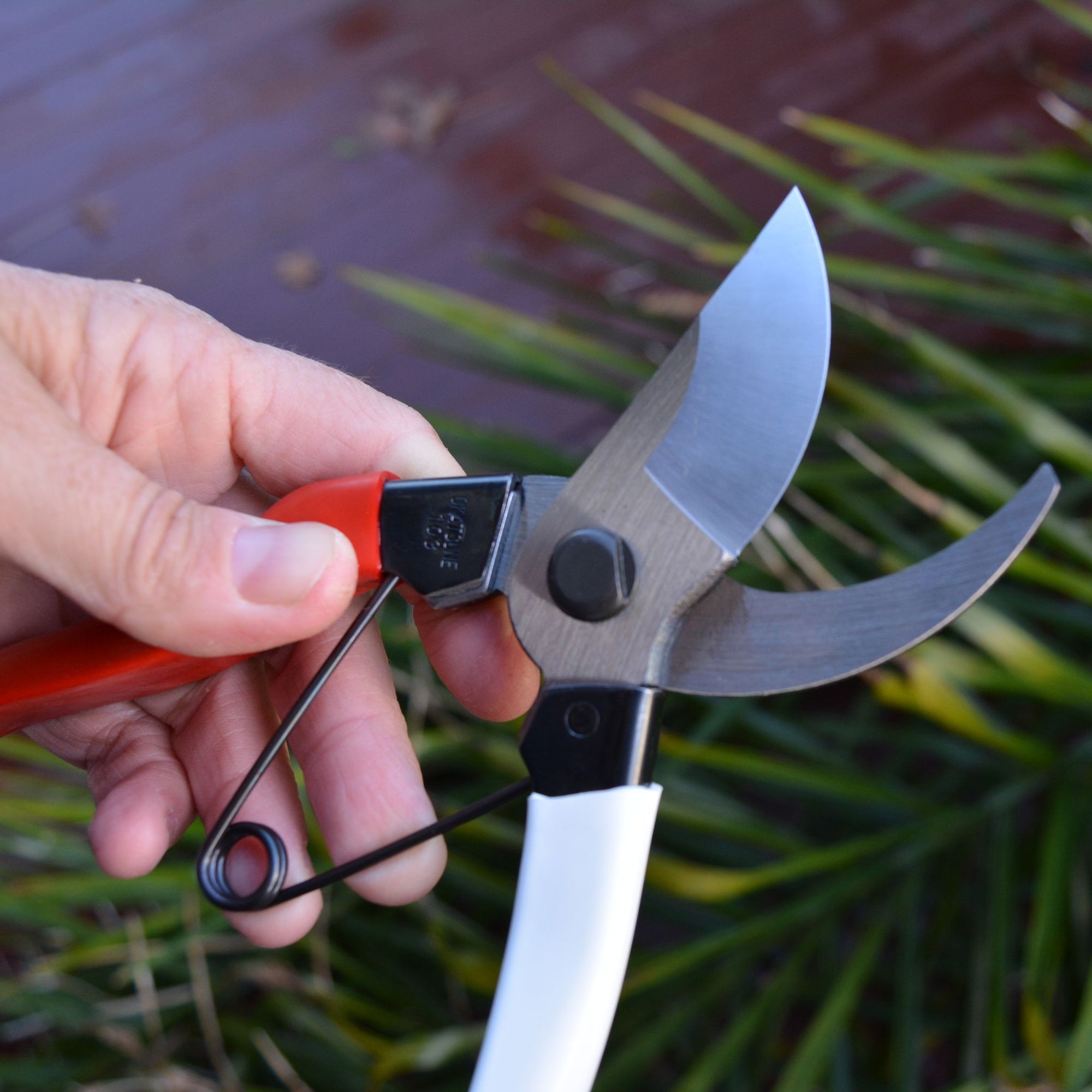 OKATSUNE O 103 Bypass Secateurs 20cm Growing Potential